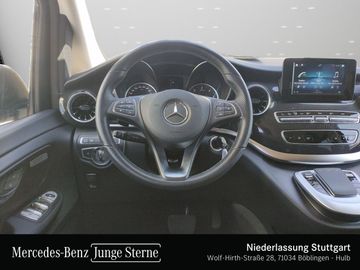 Mercedes V 220 - 12