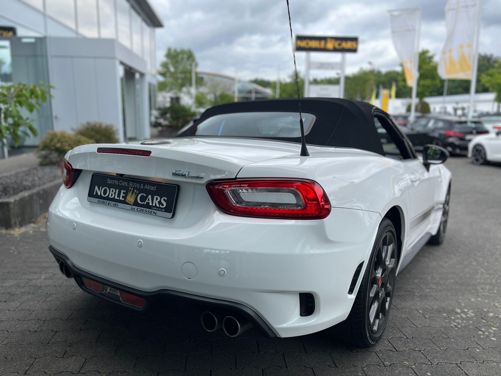 Fahrzeugabbildung Abarth 124 Spider Turismo LED DAB LEDER NAV SHZ