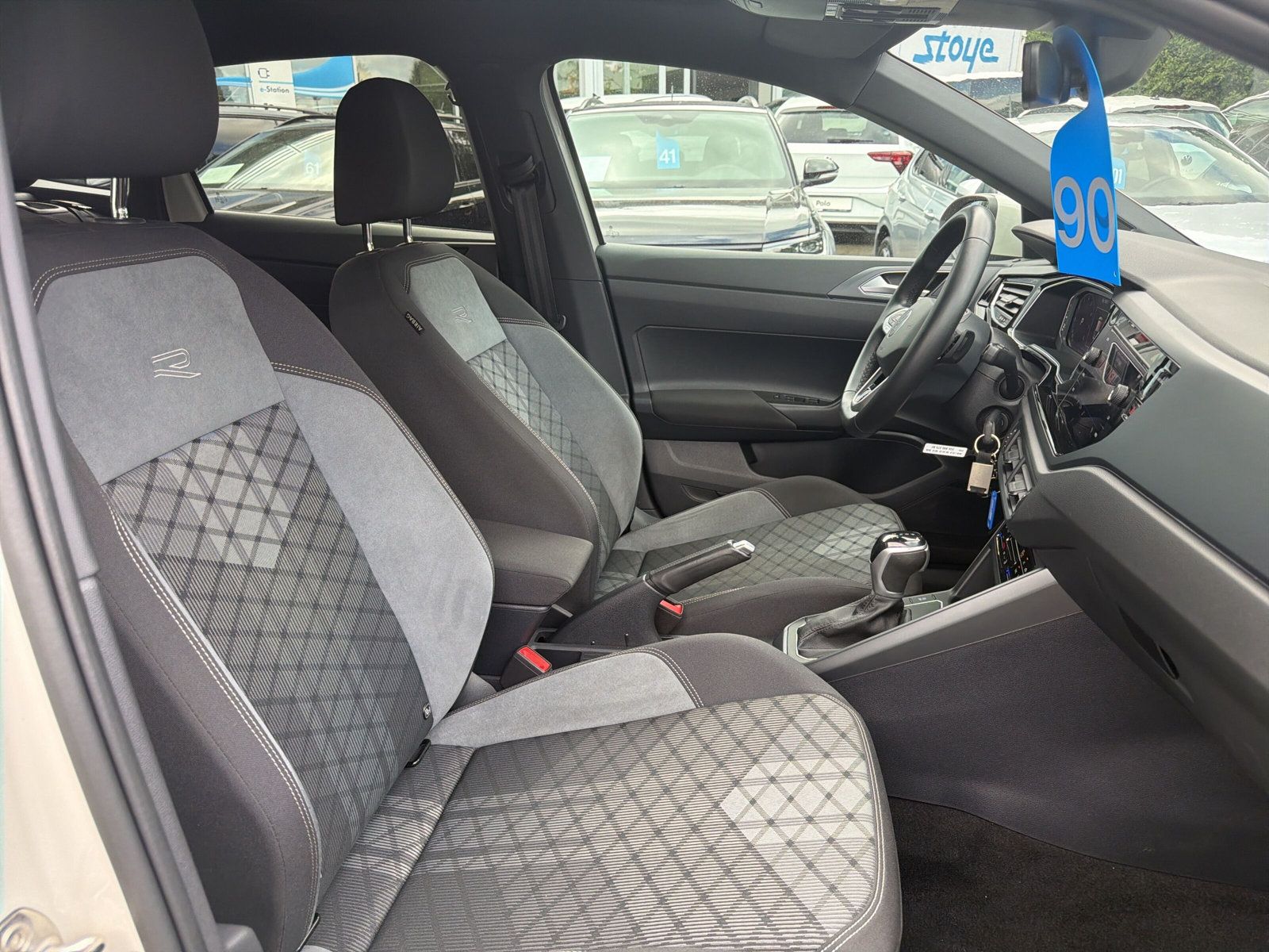 Taigo R-Line TSi DSG Apple CarPlay PANO AZV Matr