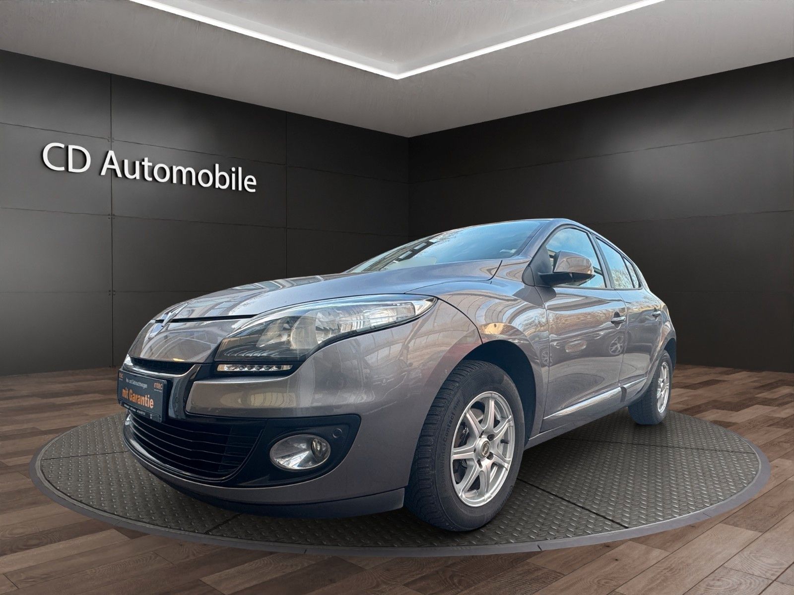 Fahrzeugabbildung Renault Megane III Lim. 5-trg. Paris Klima/Navi/TÜV NEU/