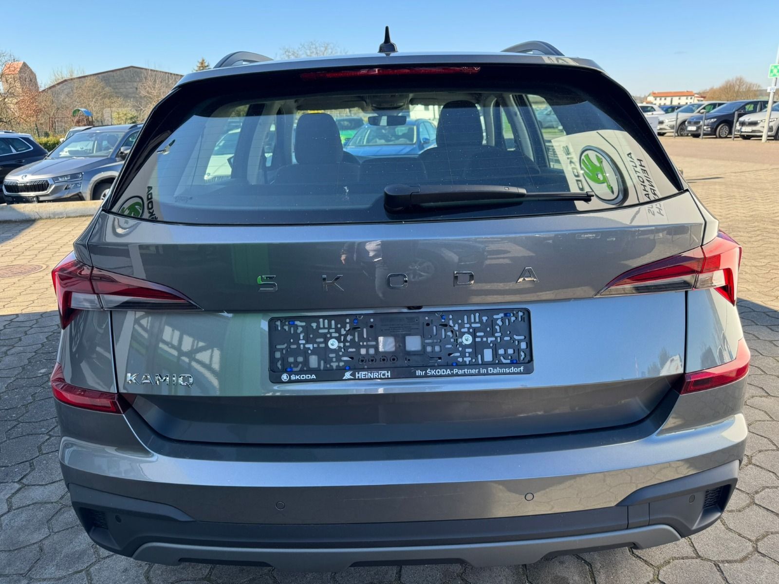 Fahrzeugabbildung SKODA Kamiq Tour 1,5 TSI DSG*RFK*MATRIX*NAVI*SideAss