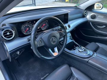 Mercedes E 220 - 9