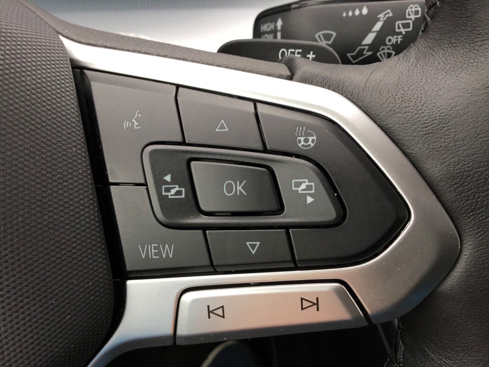 Fahrzeugabbildung Volkswagen Golf 1.5 eTSI DSG Goal+AHK+LED+Kamera+AppConnect