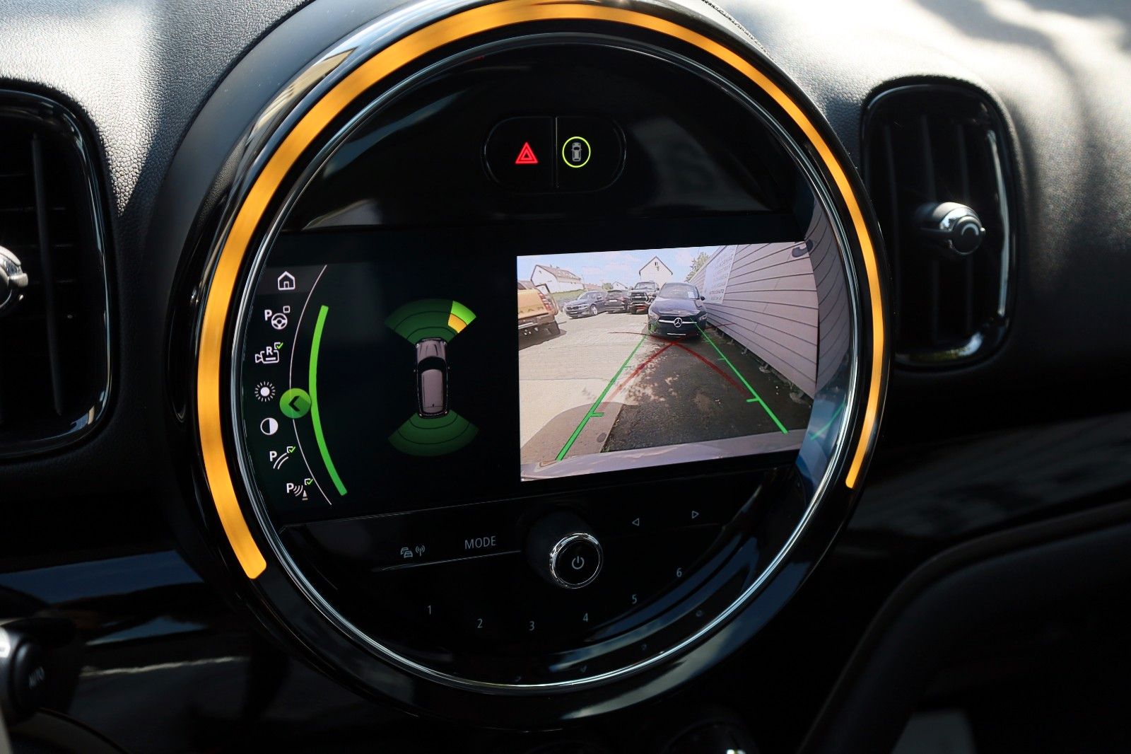 Fahrzeugabbildung MINI Countryman Cooper All4,Chili+,T.Leder,Navi,Panor