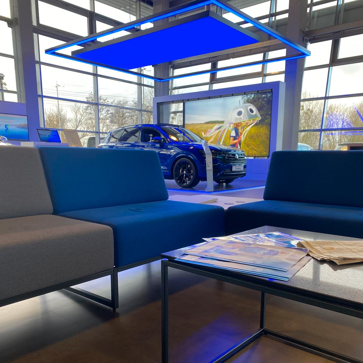 showroom-image-top