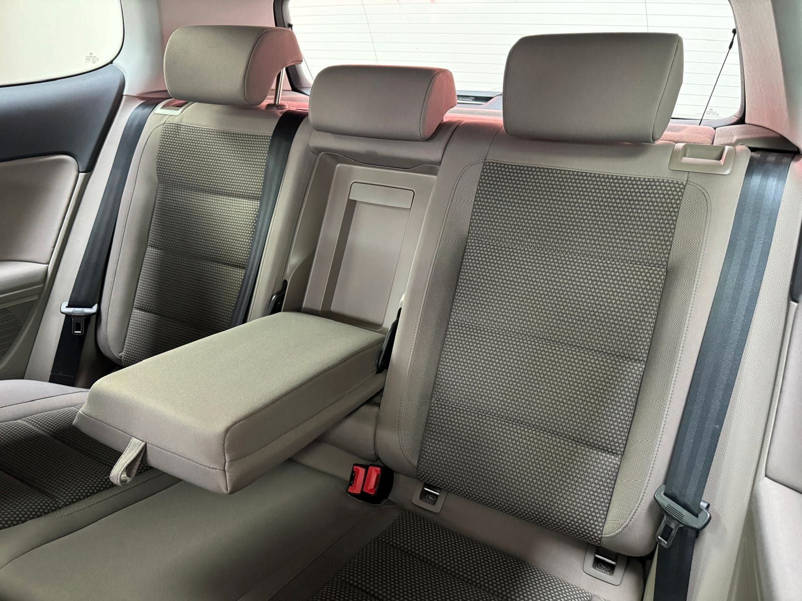 Fahrzeugabbildung Volkswagen Golf VI 1.4 TSI Comfortline*15.000km!*