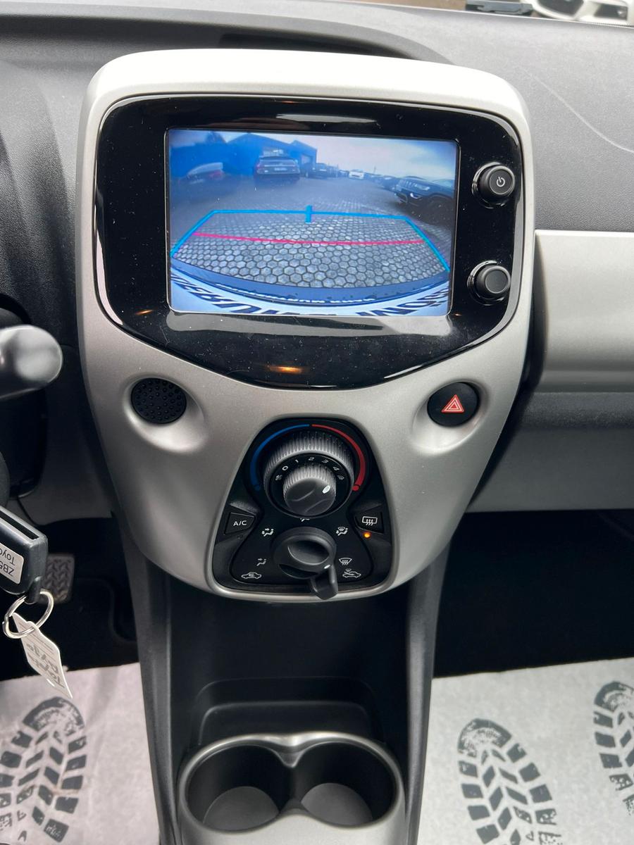 Toyota Aygo AYGO x KLIMA/KAMERA/TEMPOMAT