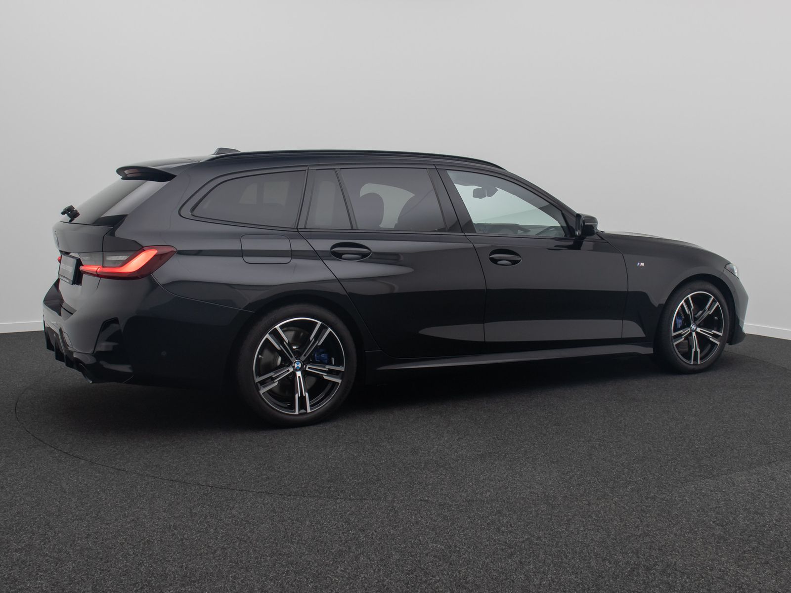 Fahrzeugabbildung BMW 320d M Sport Kamera DAB Standhzng HiFi Alarm HUD