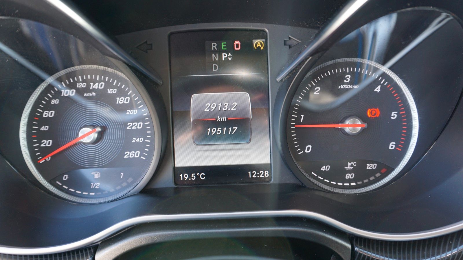 Fahrzeugabbildung Mercedes-Benz V 220d EDITION lang  7 Sitze,Navi,AHK,SR+WR