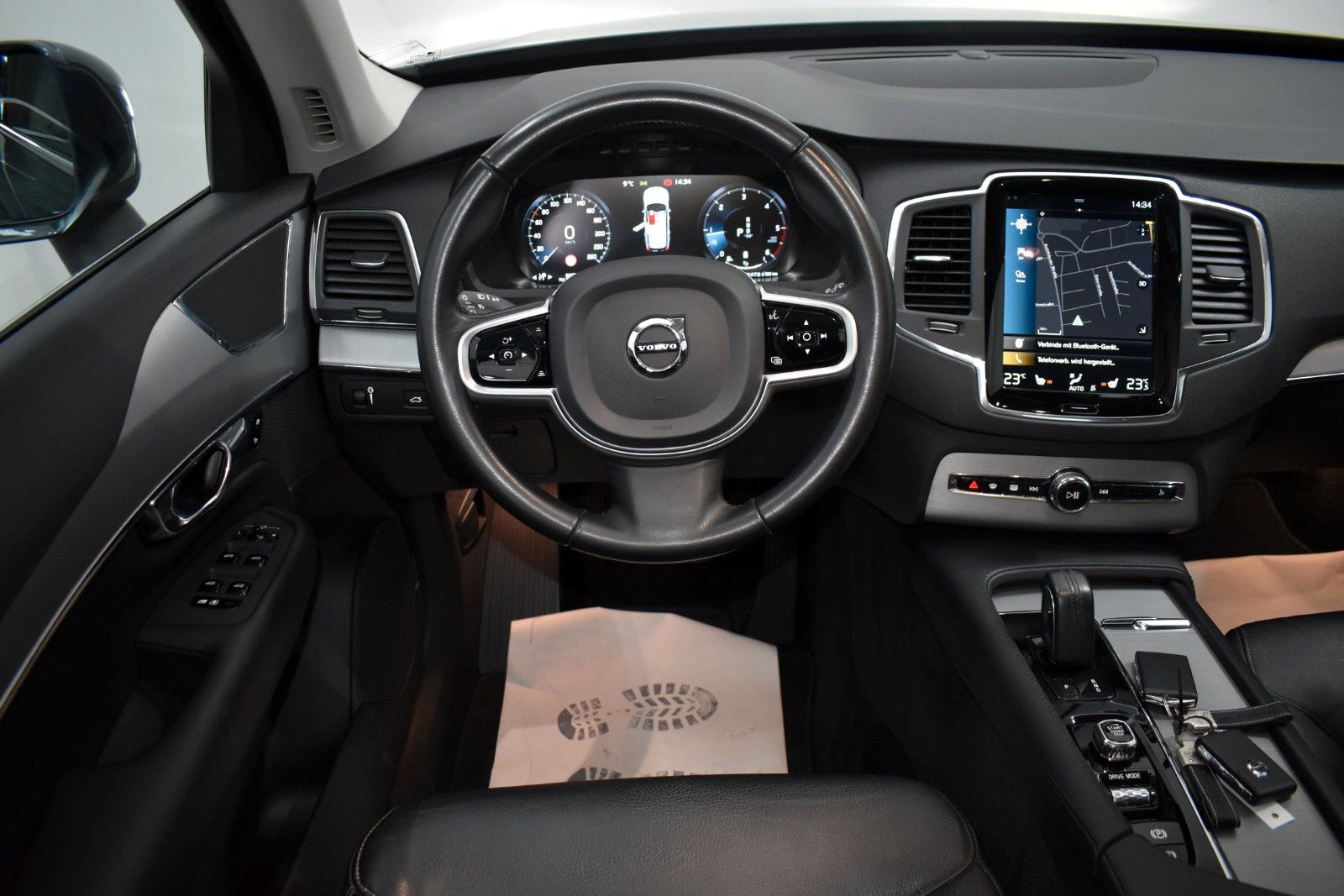 Fahrzeugabbildung Volvo XC90 B5 Momentum Pro AWD Leder,Navi,LED,Kamera