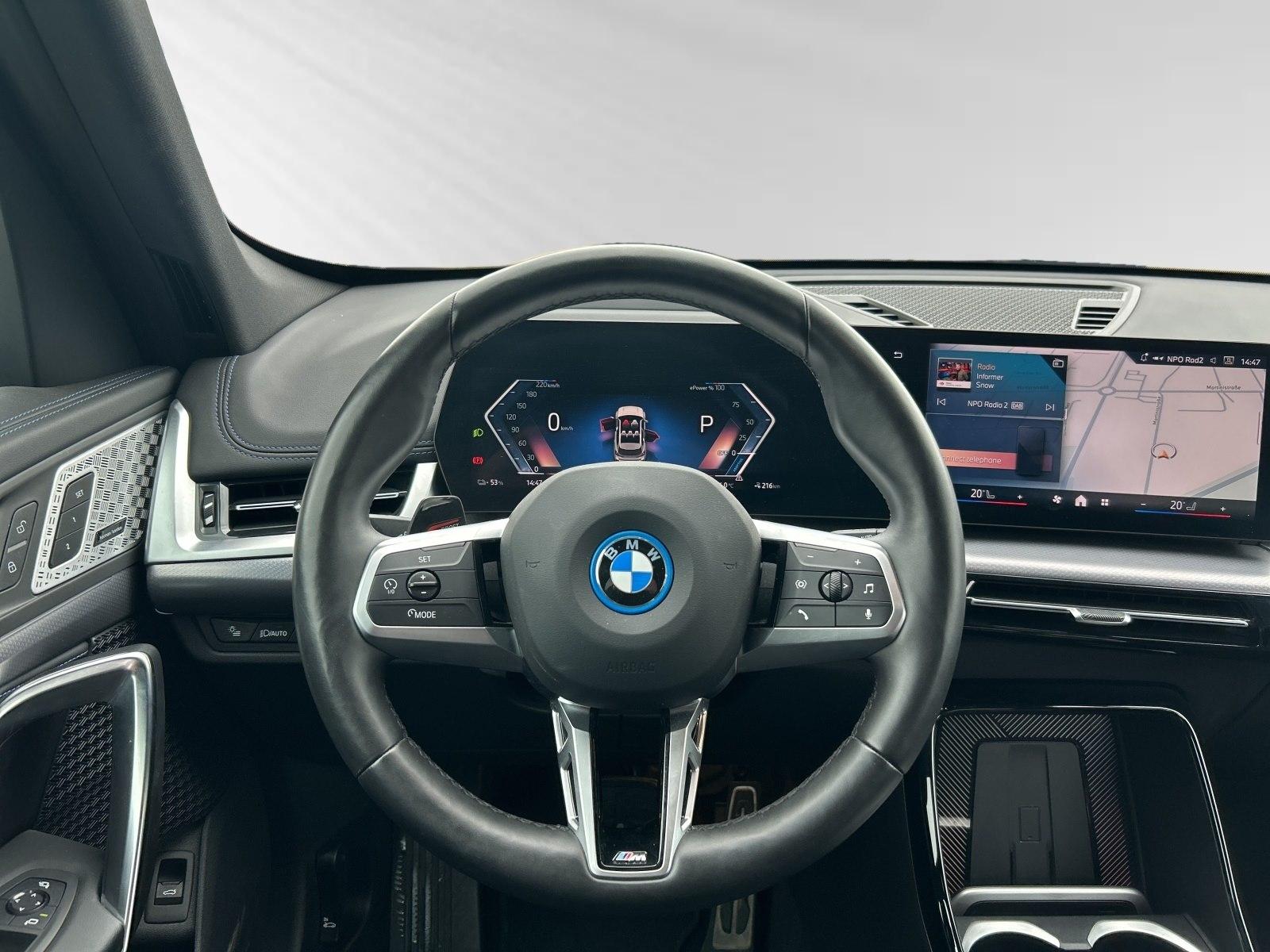BMW iX1 xDrive30 M Sport AHK Pano Head-Up H/K, миниатюра 12