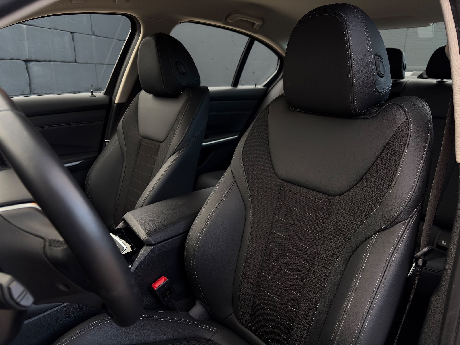 Fahrzeugabbildung BMW 320i Limo Sport Line 3Z-Klima Temp. LCProf. AHK