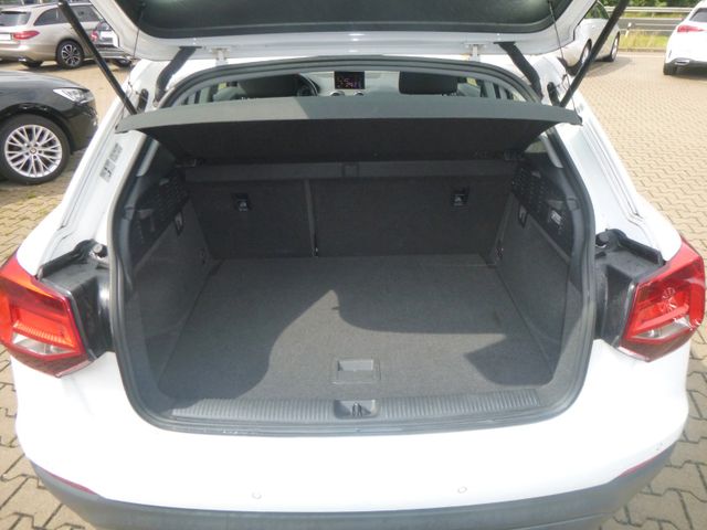 Fahrzeugabbildung Audi Q2 30 TDI >AUT/AHK /NAVI/TEMP/Einparkhilfe<