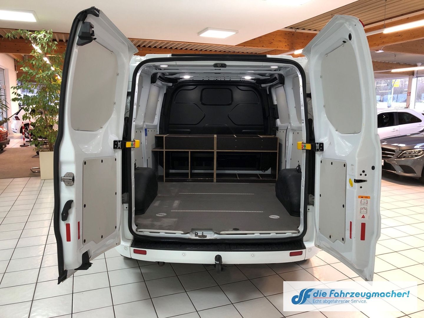 Fahrzeugabbildung Ford Transit Custom Kasten 290 L1 Sport 2.0 TDCI EU6d