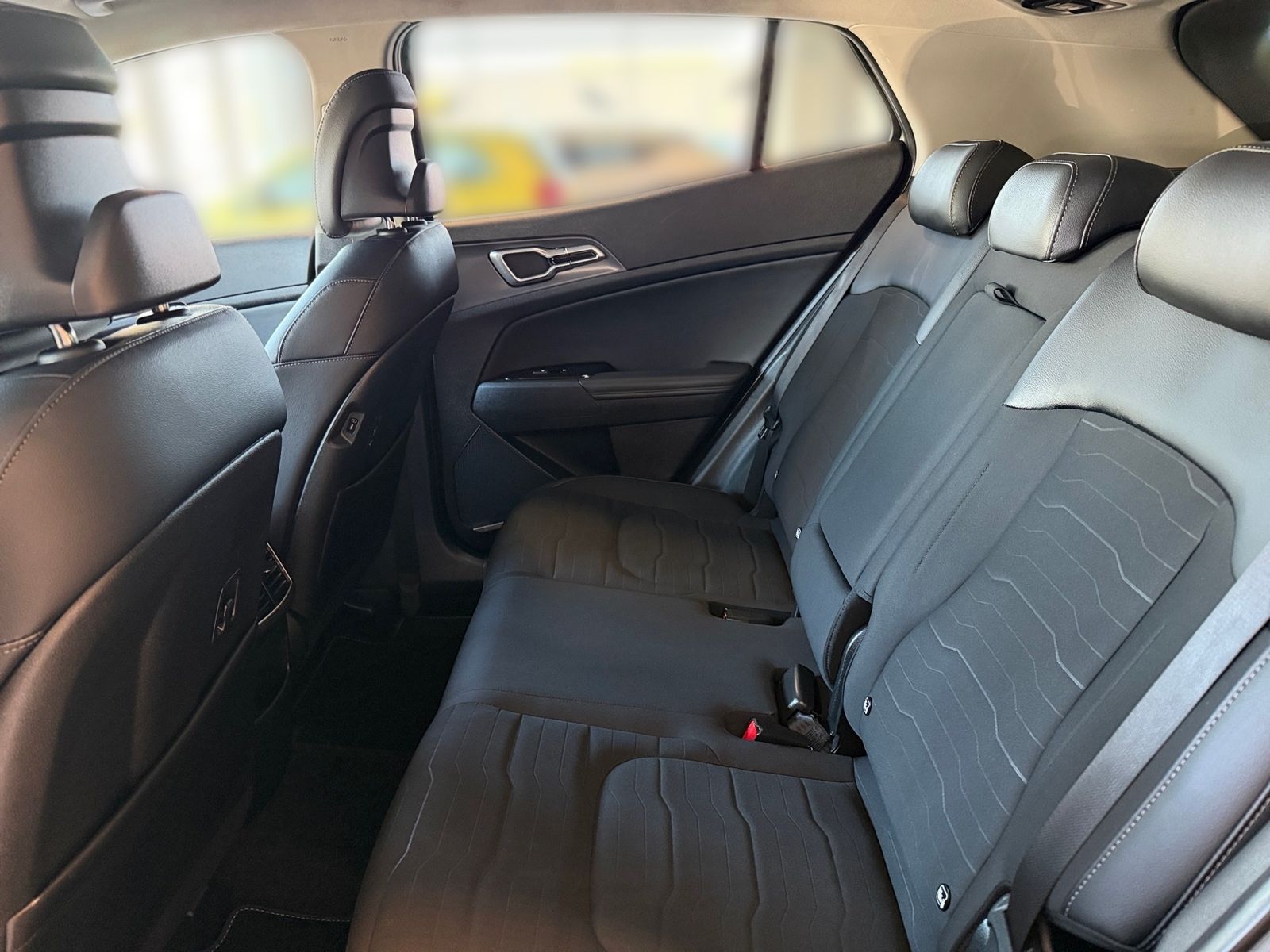 Fahrzeugabbildung Kia SPORTAGE 1.6T 48V 2WD DCT Spirit