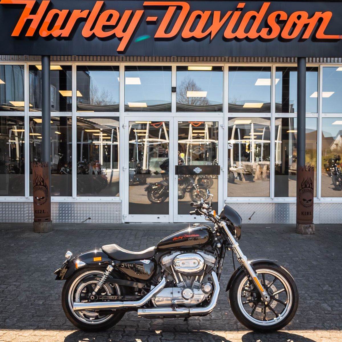Fahrzeugabbildung Harley-Davidson XL883L SUPERLOW SPORTSTER - A2 TAUGLICH - FALCON