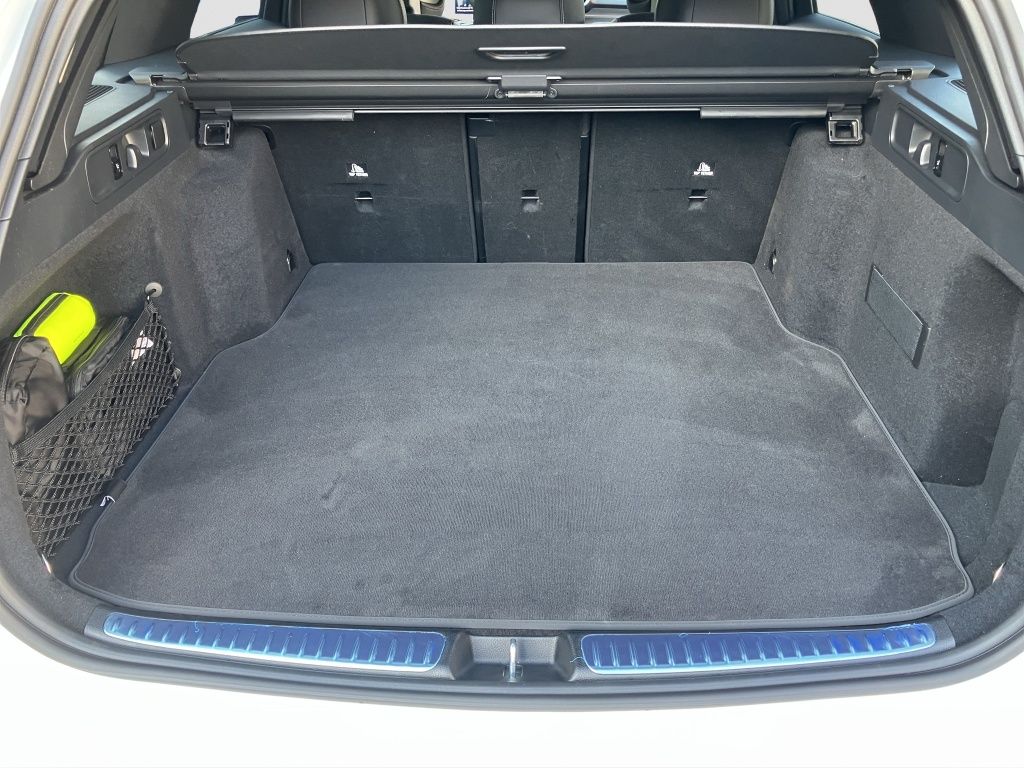 Fahrzeugabbildung Mercedes-Benz C 200 T AMG*NIGHT*AHK*DISTR*MEMO*360°KAM*D-LIGHT