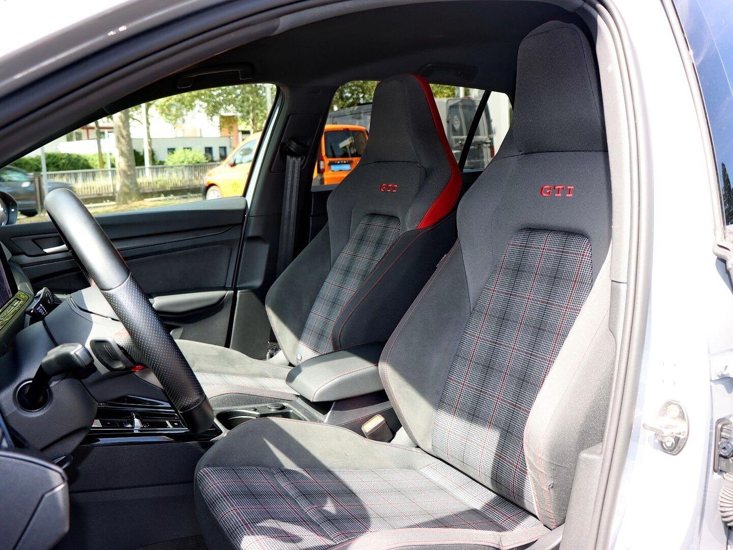 Volkswagen Golf GTI VIII 2.0 TSI OPF DSG NAVI/LED/GJR/RÜCKF, миниатюра 13