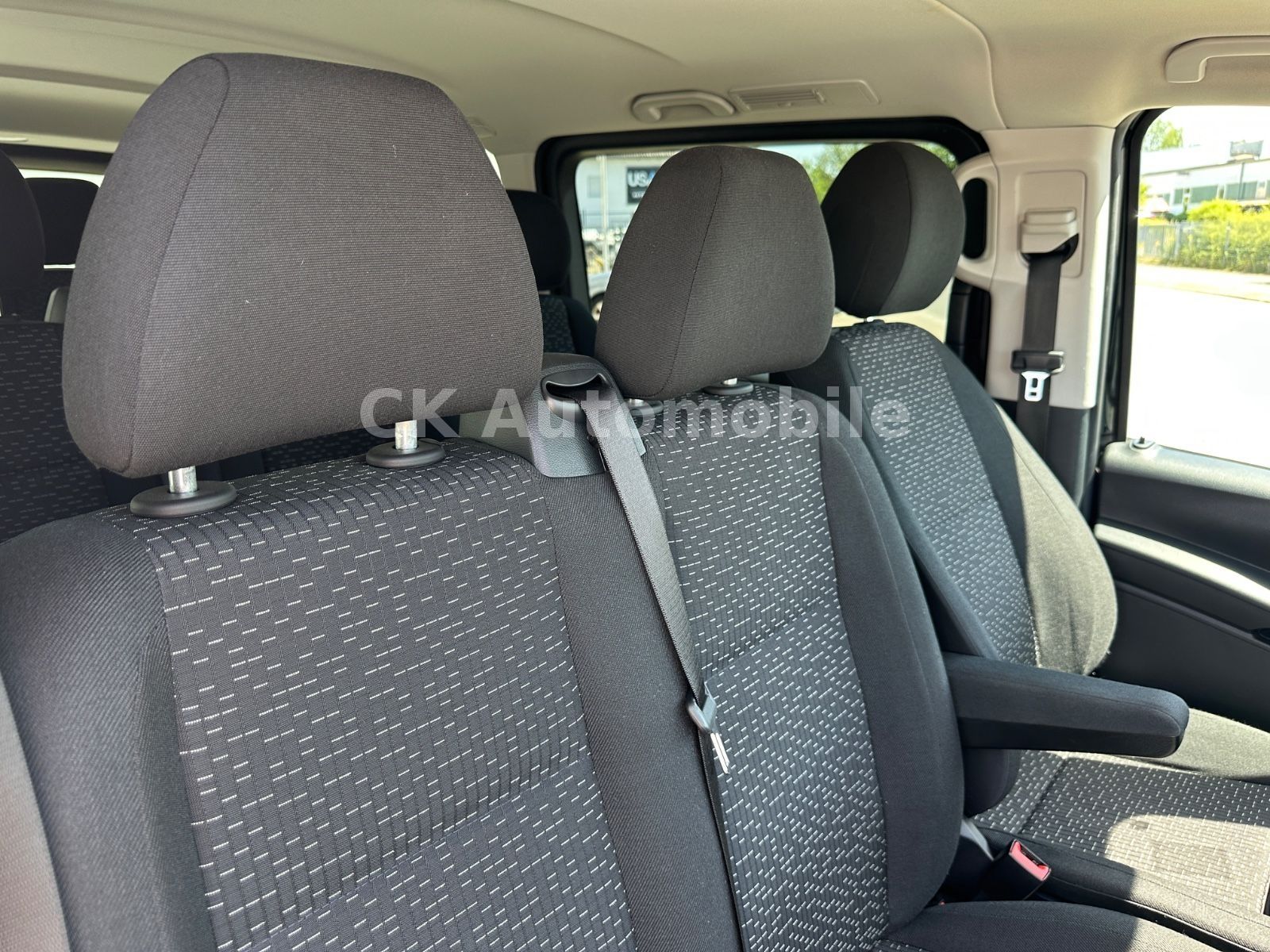 Fahrzeugabbildung Mercedes-Benz Vito Tourer 119 PRO lang/9 Sitze/Navi/LED/Kamera