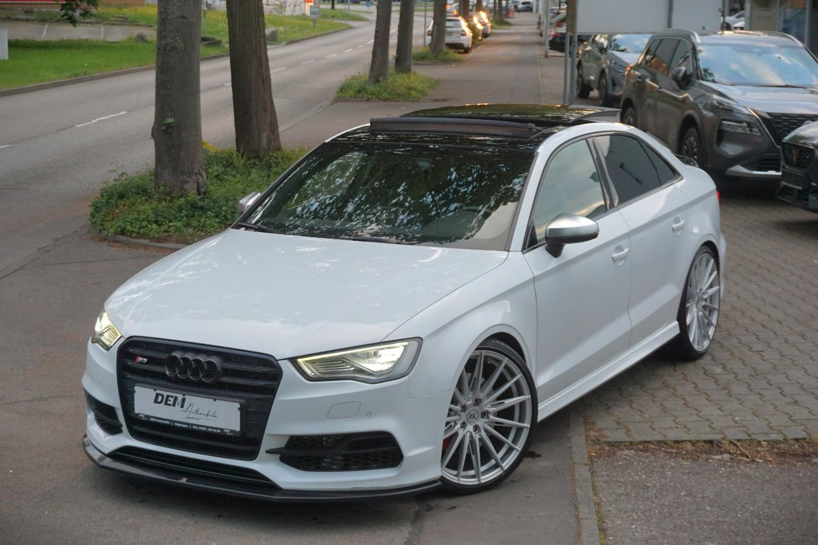 Audi S3 Lim. 2.0 TFSI quattro / Pano. / Schalensitze