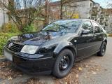 Volkswagen Vw Bora 1.6 - gebrauchte VW Bora aus dem Jahr 2000