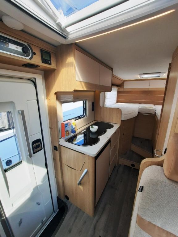 Fahrzeug Übersicht 10 Fahrzeugabbildung LMC Cruiser V 646 G Verfüg./AHK/SAT/NAVI