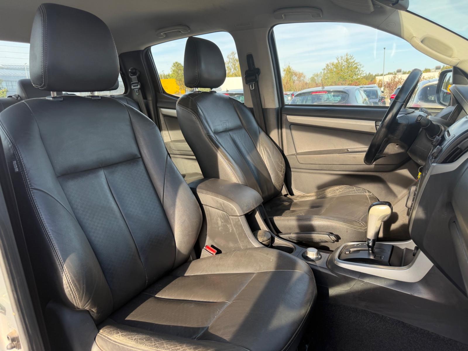 Isuzu D-Max Double Cabine 2.5 TD 163ch BVA - Attelage - Carnet entretien - Non fumeur