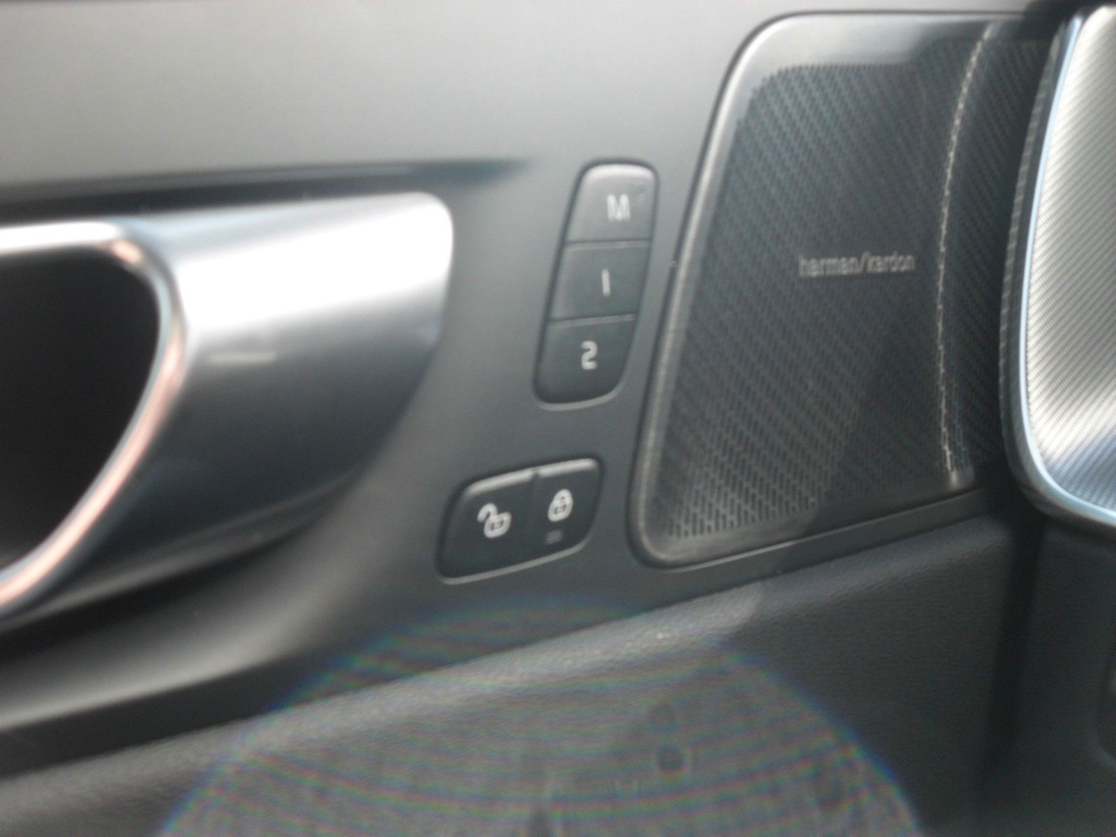 Fahrzeugabbildung Volvo XC 60 B5 Plus Black Edition AWD | Headup