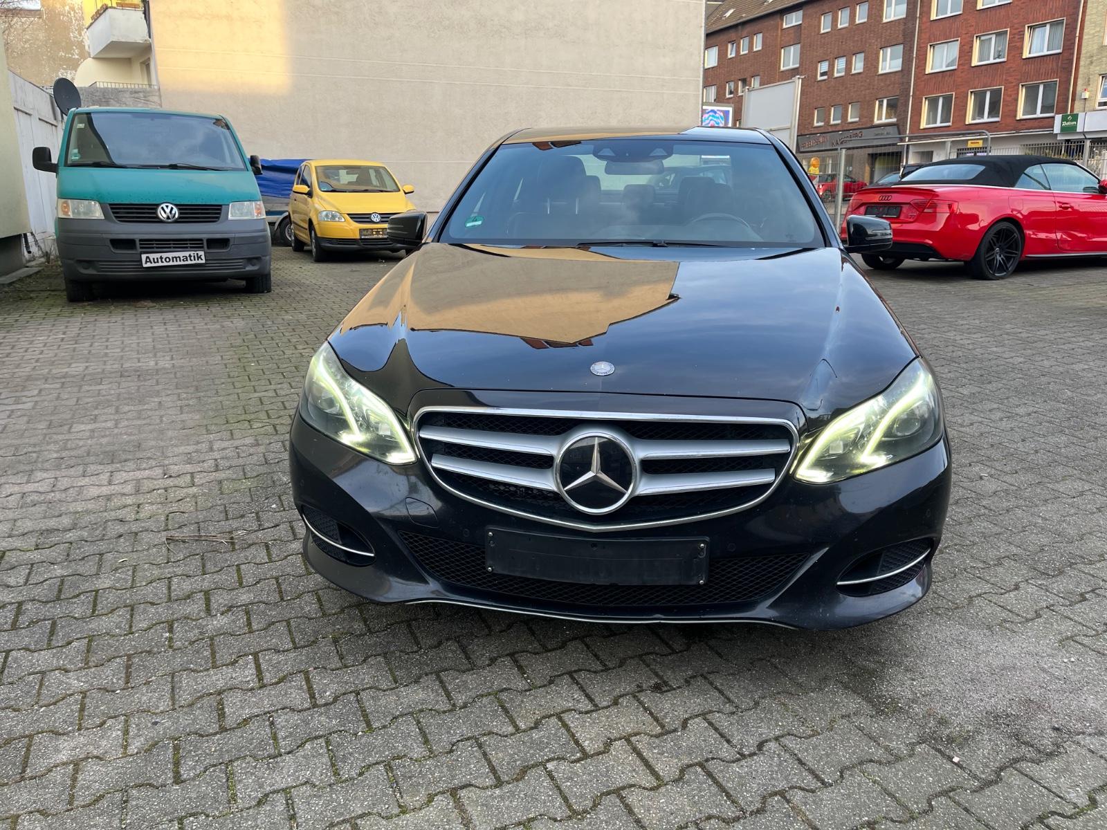 Mercedes-Benz E 220CDI-AVANTGARDE-AUT-LEDER-NAVI-LED-KEIN TAXI
