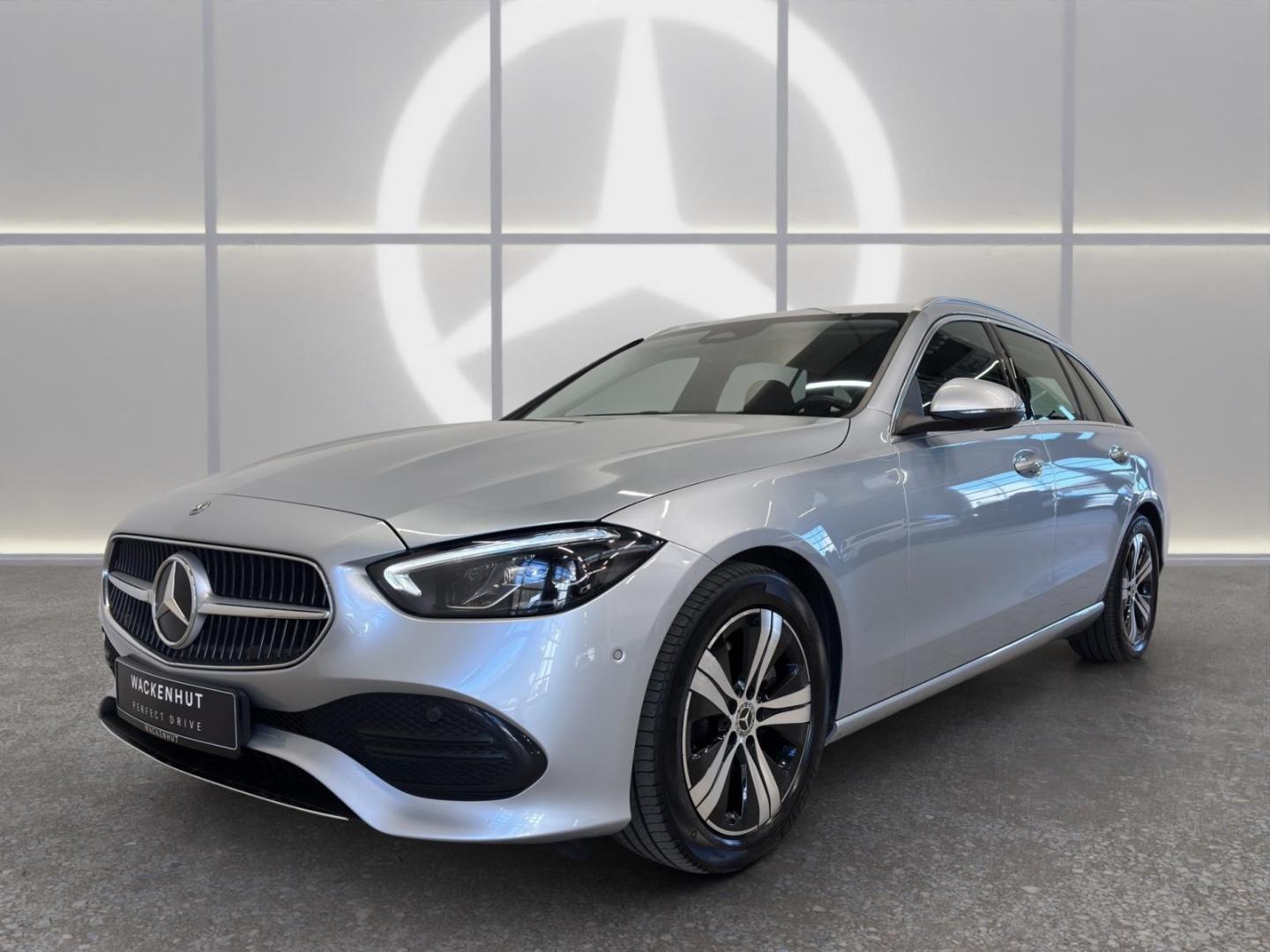 Mercedes-Benz C 220 d 4M T AVANTGARDE EXT. BUSIN+AHK+RFK+DISTR