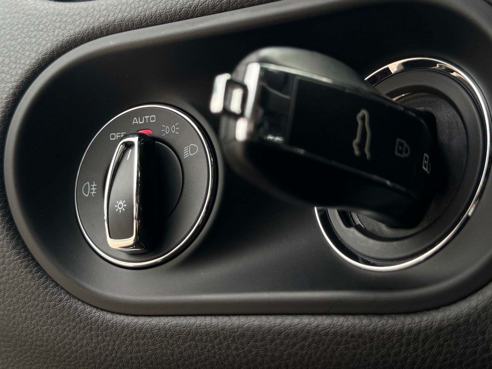 Fahrzeugabbildung Porsche Macan S V6 Pano Kamera Leder St-Heiz. Memory