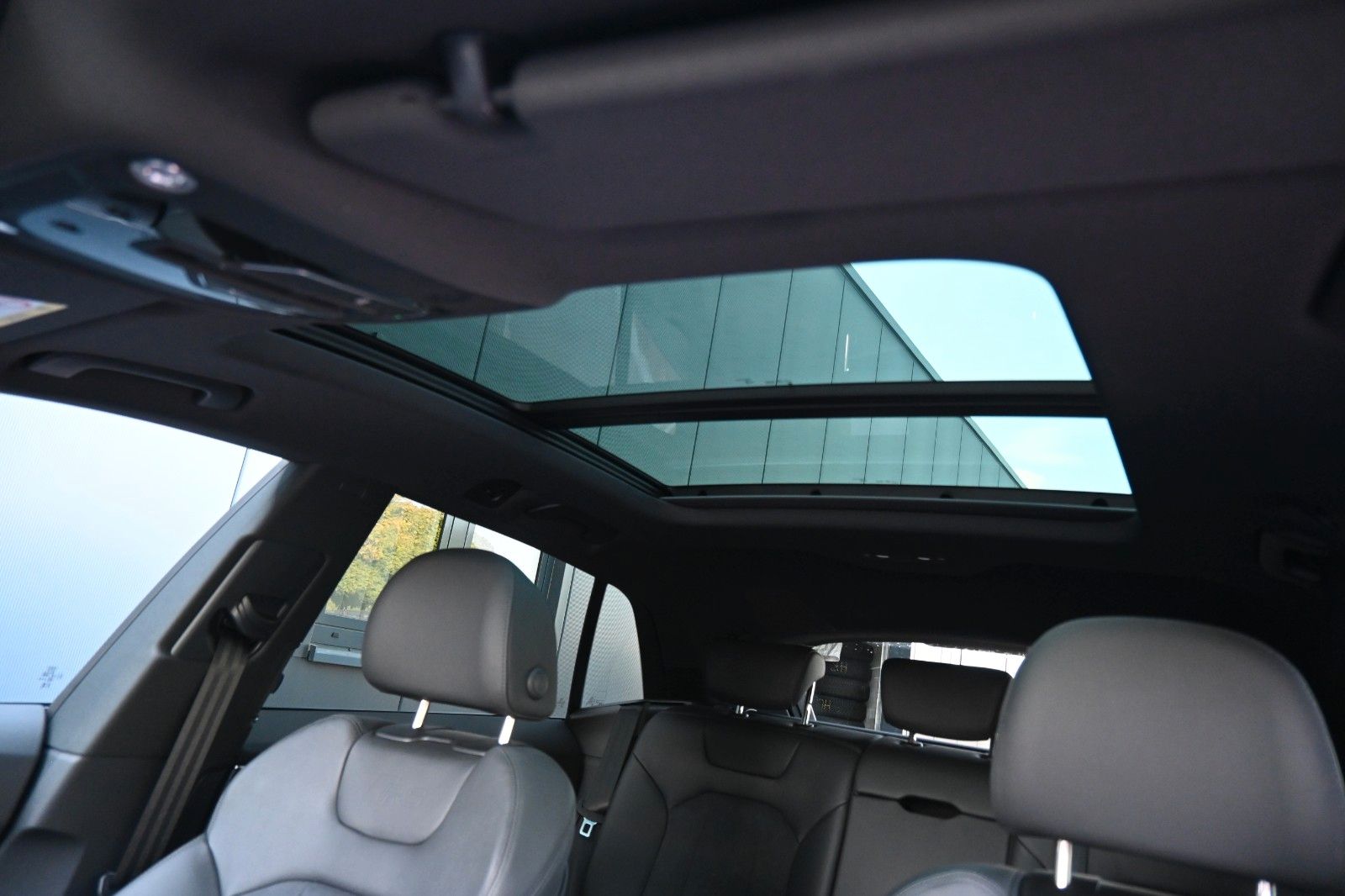 Fahrzeugabbildung Audi RSQ8 RS Q8 TFSI QUATTRO *B&O*PANO*23"Mietkauf