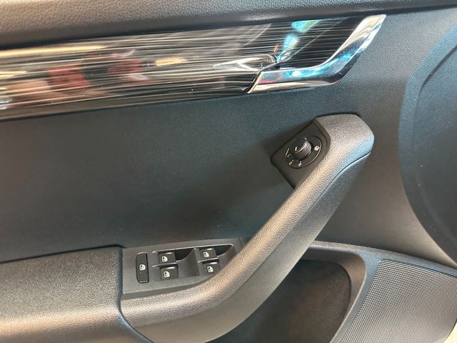 Skoda Octavia *LED*NAVI*2-ZONEN*CAM*CARPLAY*