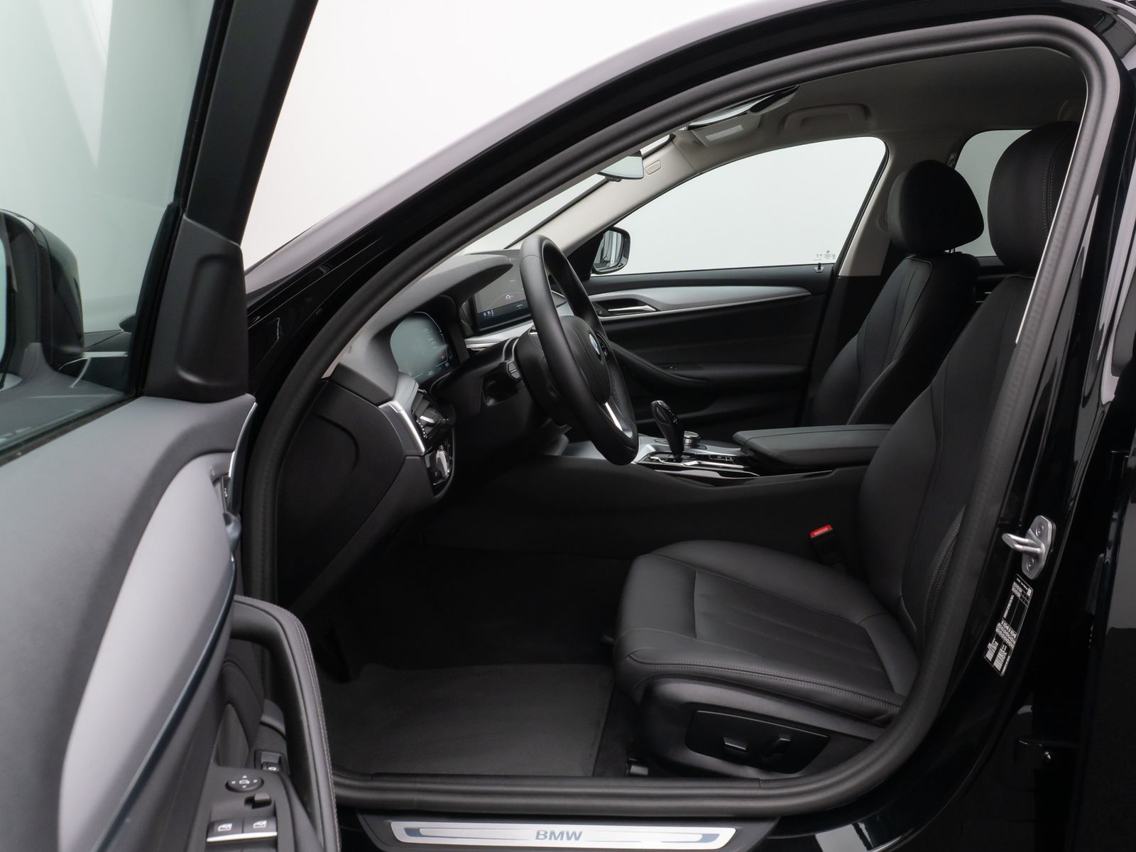 Fahrzeugabbildung BMW 530i Kamera DAB CockPitPro Leder Alarm LED