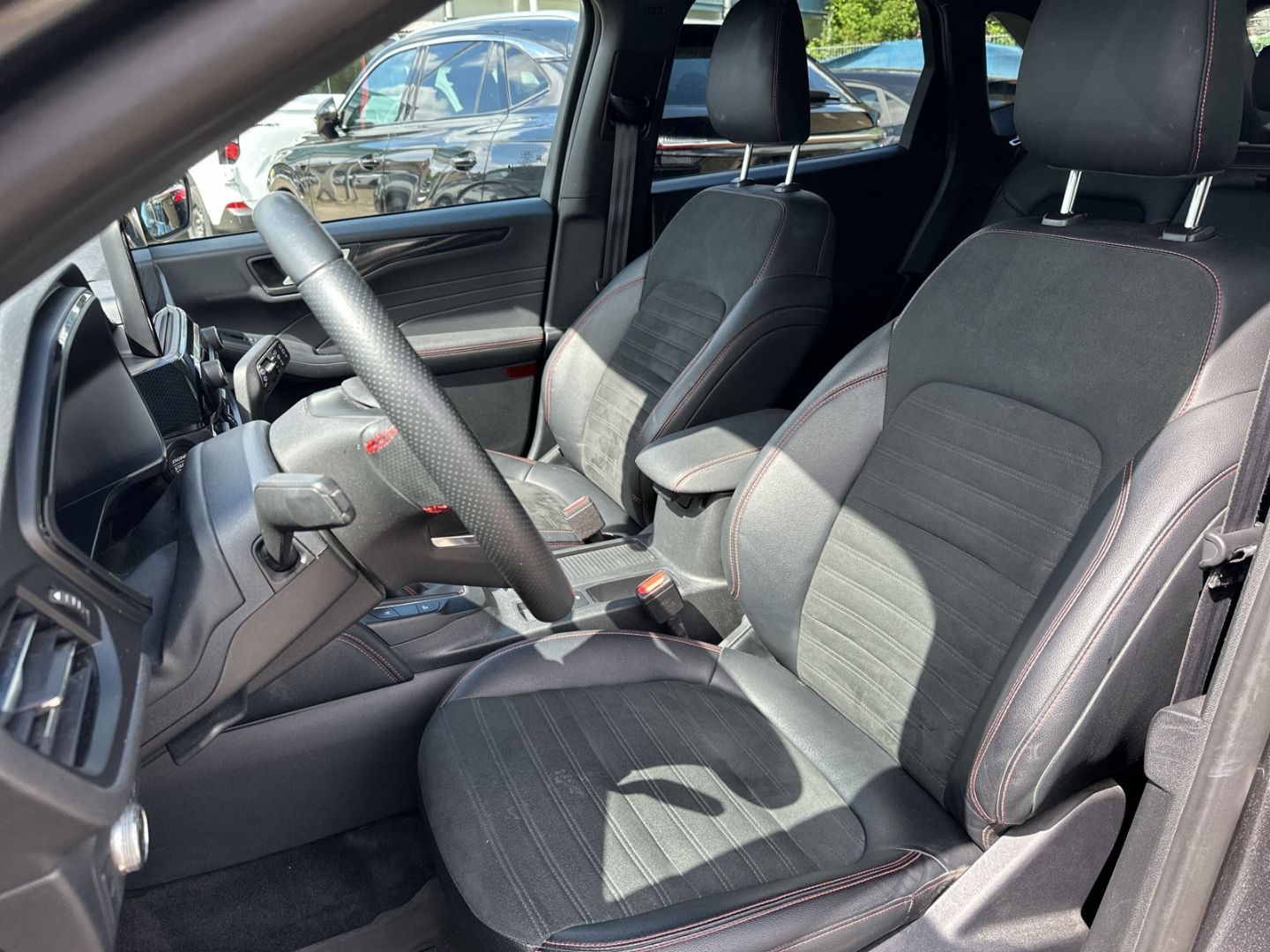 Fahrzeugabbildung Ford Kuga ST-Line X 1.5 EcoBoost EU6d HUD Navi Digita
