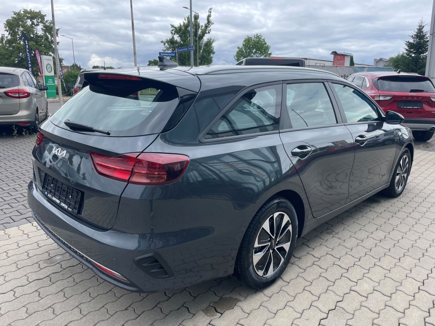 Fahrzeugabbildung Kia Ceed_sw Kamera Verkehrszeichenerk Klima Tempomat