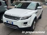 Land Rover Range Evoque 2.2 TD4 5p. Pure Tech Pa - Land Rover Range Rover Evoque Geländewagen Td4 pure mit Diesel-Antrieb