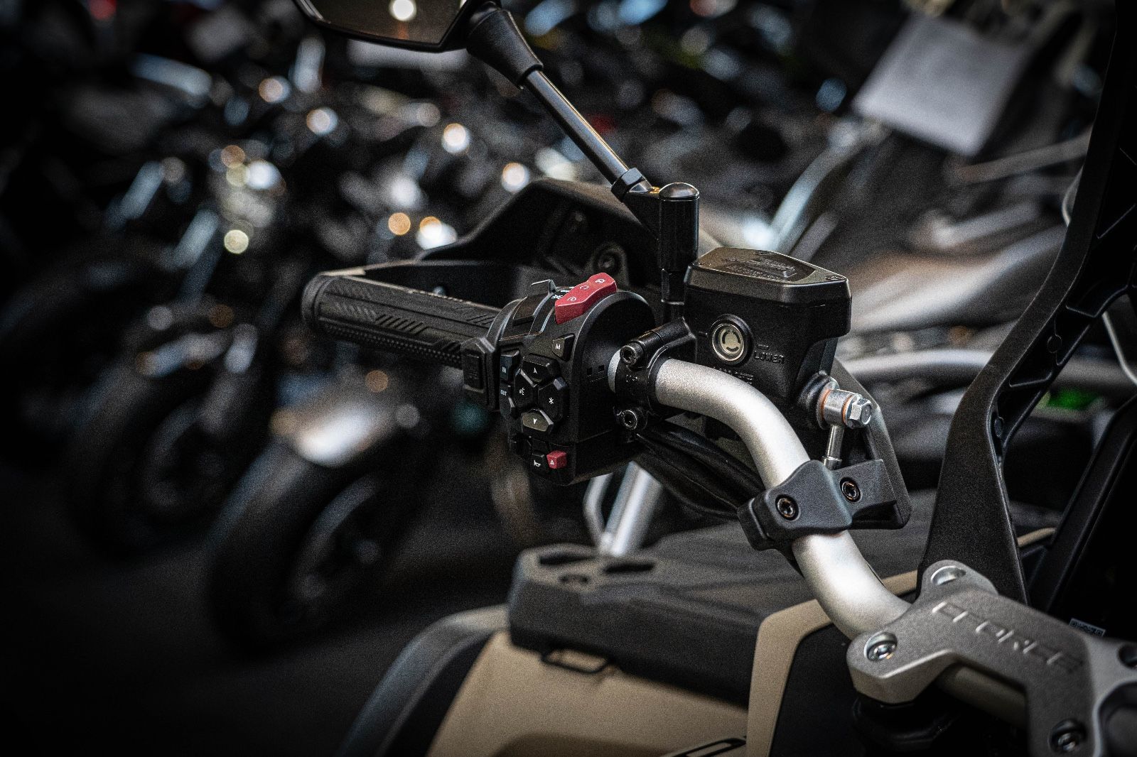 Fahrzeugabbildung CFMOTO CForce 1000 Touring Pro Overland