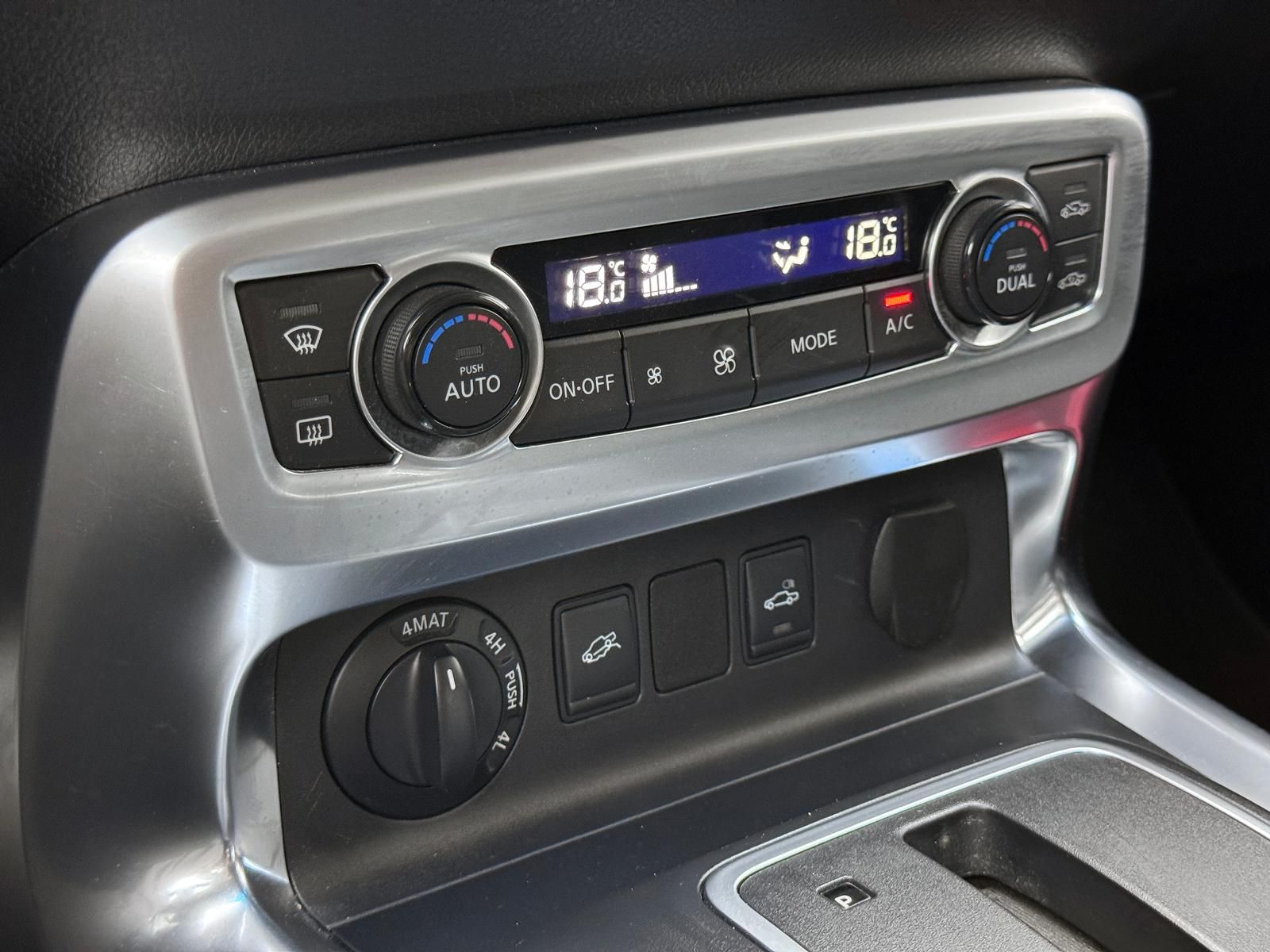 Fahrzeugabbildung Mercedes-Benz d POWER-EDITION/4MATIC/LED/KEYLES/360°/AHK