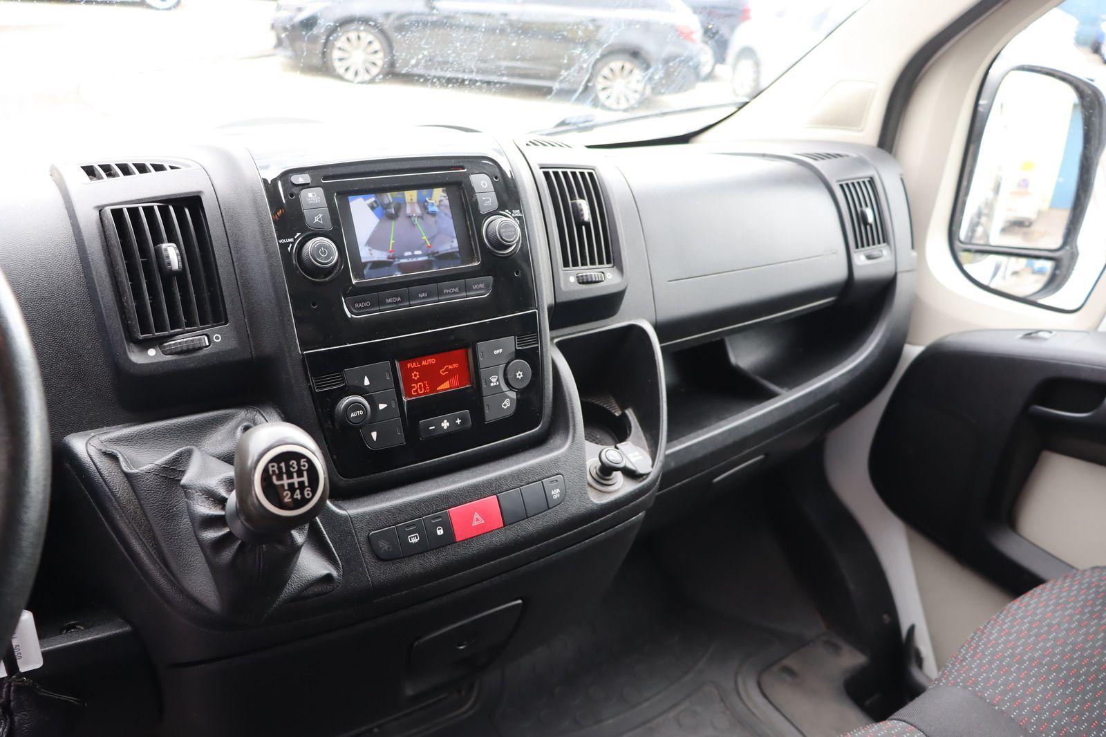 Fahrzeugabbildung Citroën Jumper 35 L3H3 Profi Heavy Hoch LANG Maxi