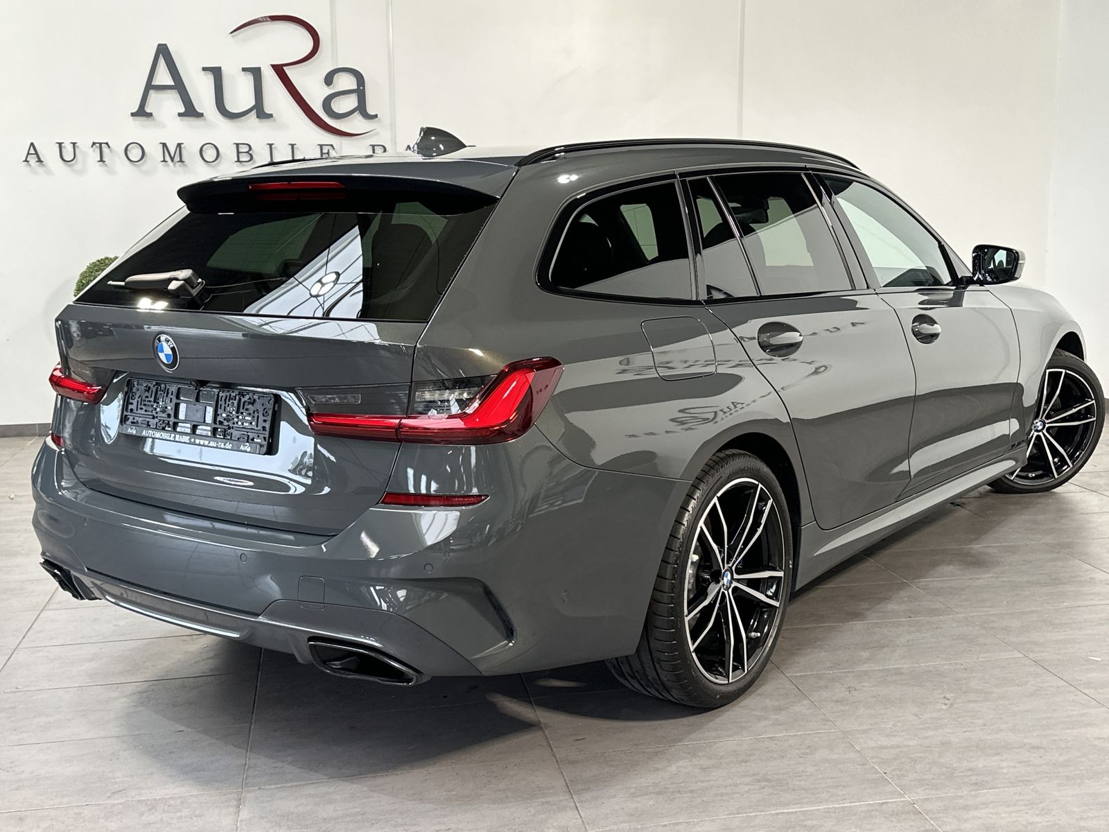 Fahrzeugabbildung BMW M340d Touring xDrive NAV+LASER+PANO+360°+HEAD-UP