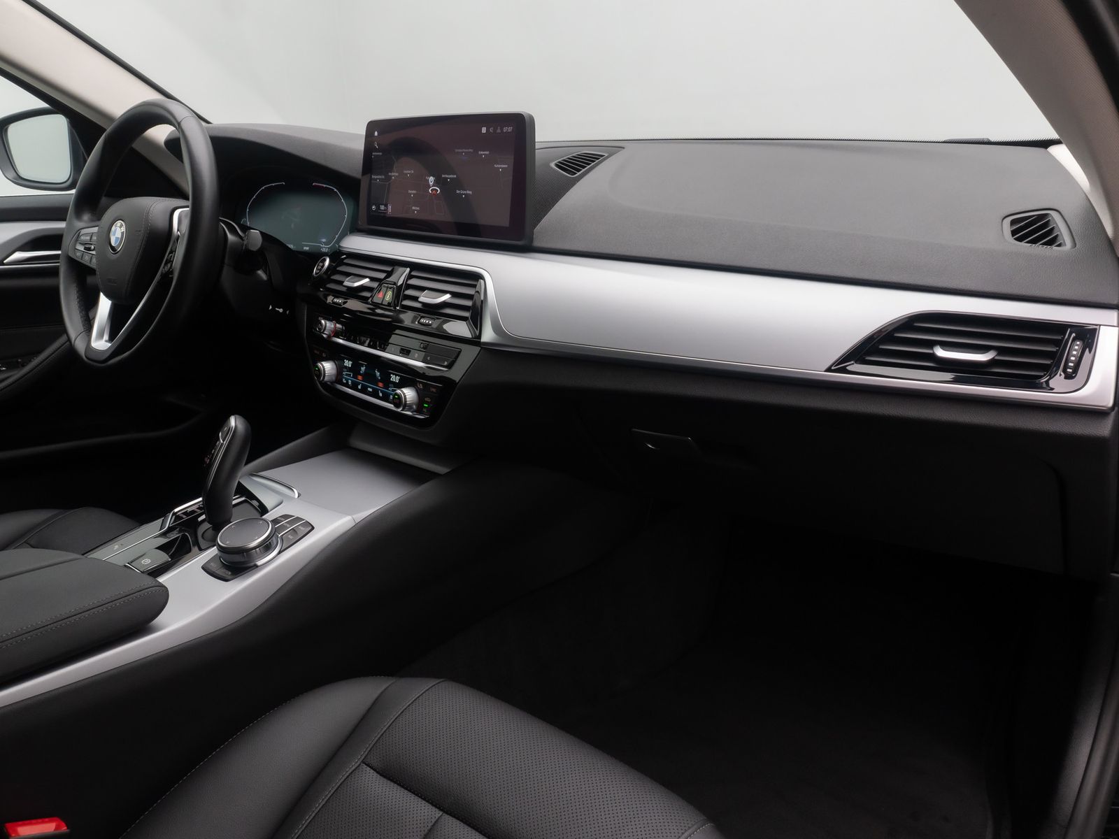 Fahrzeugabbildung BMW 520d Alarm DAB Kamera 4xKlima Parkas Leder Sport