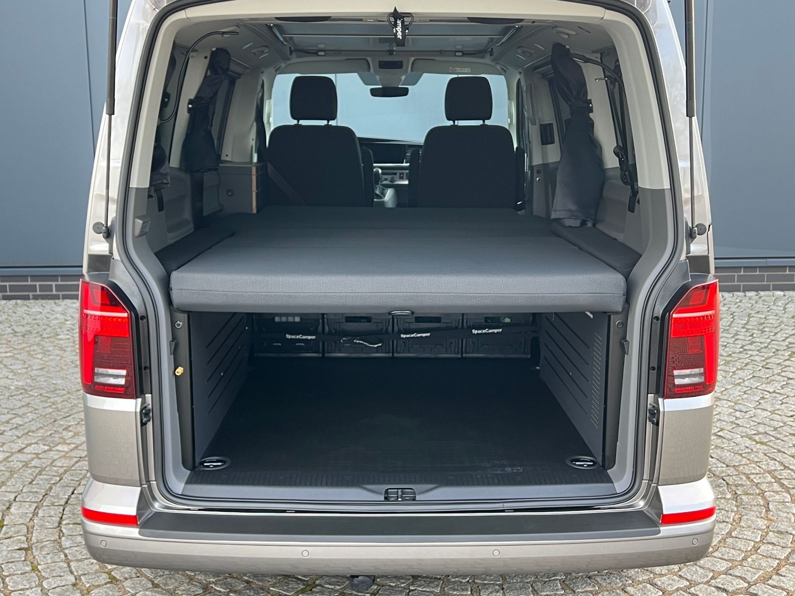 Fahrzeugabbildung Volkswagen T6.1 SpaceCamper Light Caravelle 2.0 TDI 4 Motio