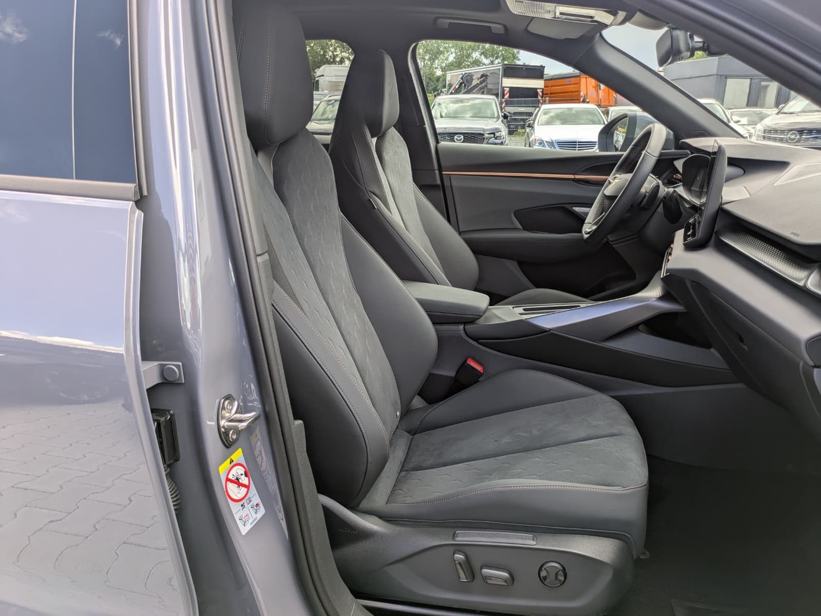Fahrzeugabbildung CUPRA Terramar 2.0 TSI 4D VZ HUD*MATRIX*PANO*DCC*20"