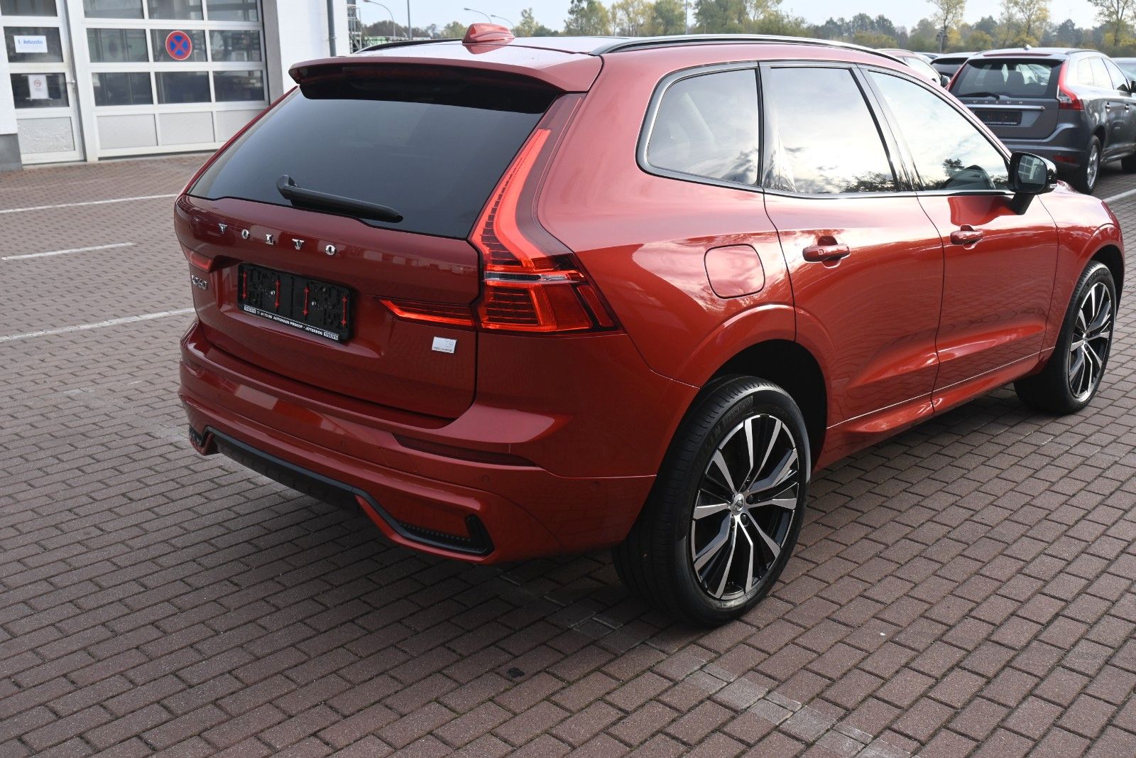 Fahrzeugabbildung Volvo XC60 T8 Ultimate Dark AWD*AHK*HUD*Pano*Massage*