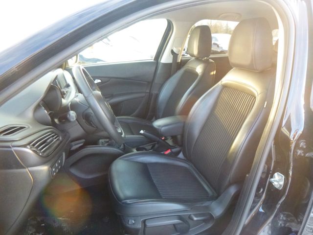 Fahrzeugabbildung Fiat Tipo 1,4 T-Jet Kombi S-Design >NAV/KAM/PDC/Sitzh