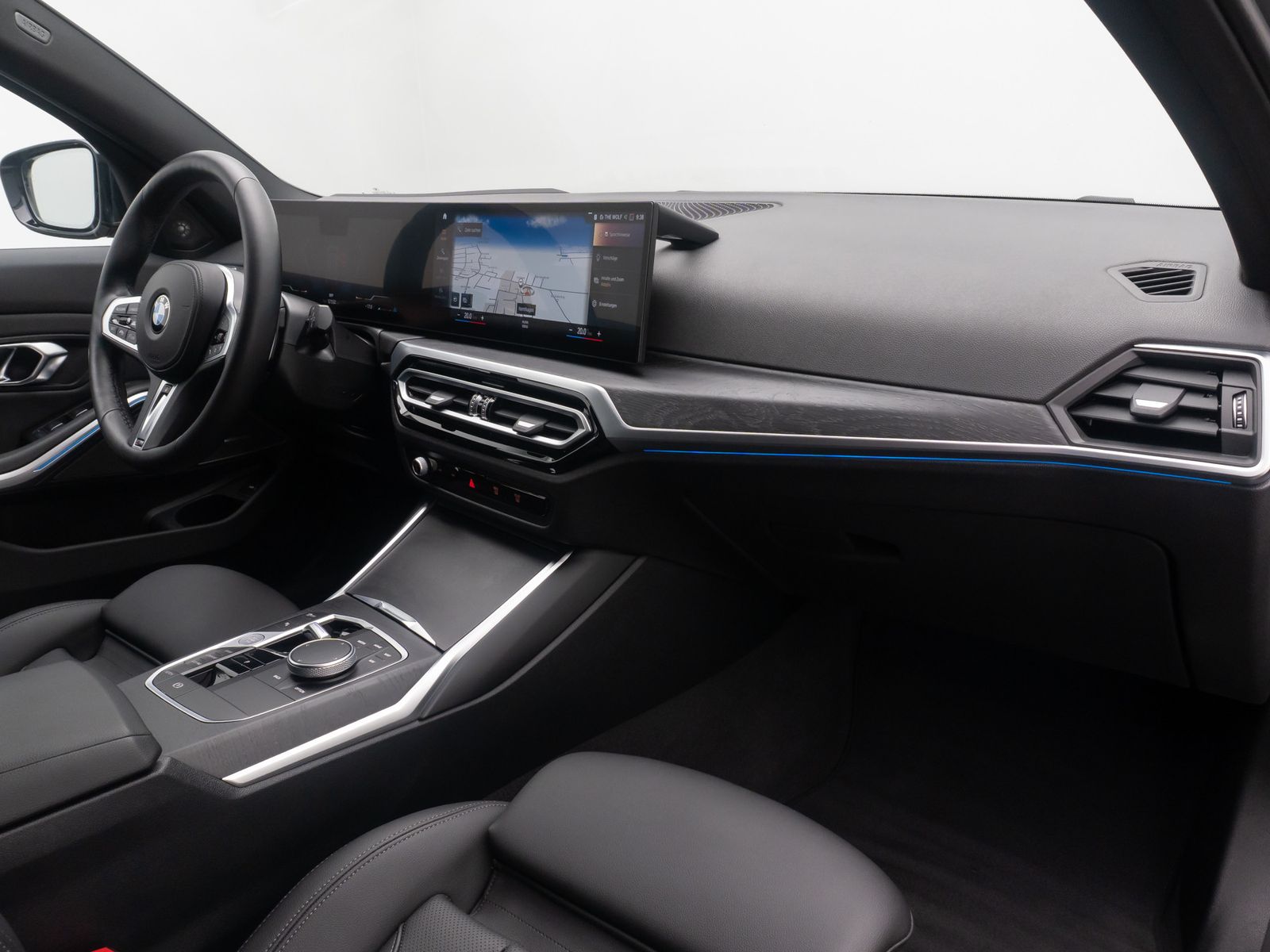Fahrzeugabbildung BMW 330d M Sport HUD Kamera DAB Alarm Komfort 19Zoll