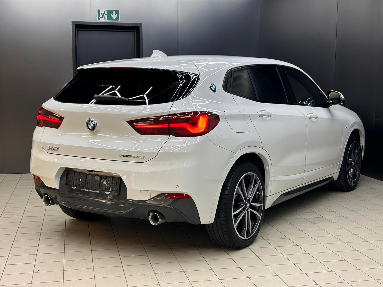 Fahrzeugabbildung BMW X2 20d M Sport M PAKET+SHADOW+PANO+HEAD+KAMER+19