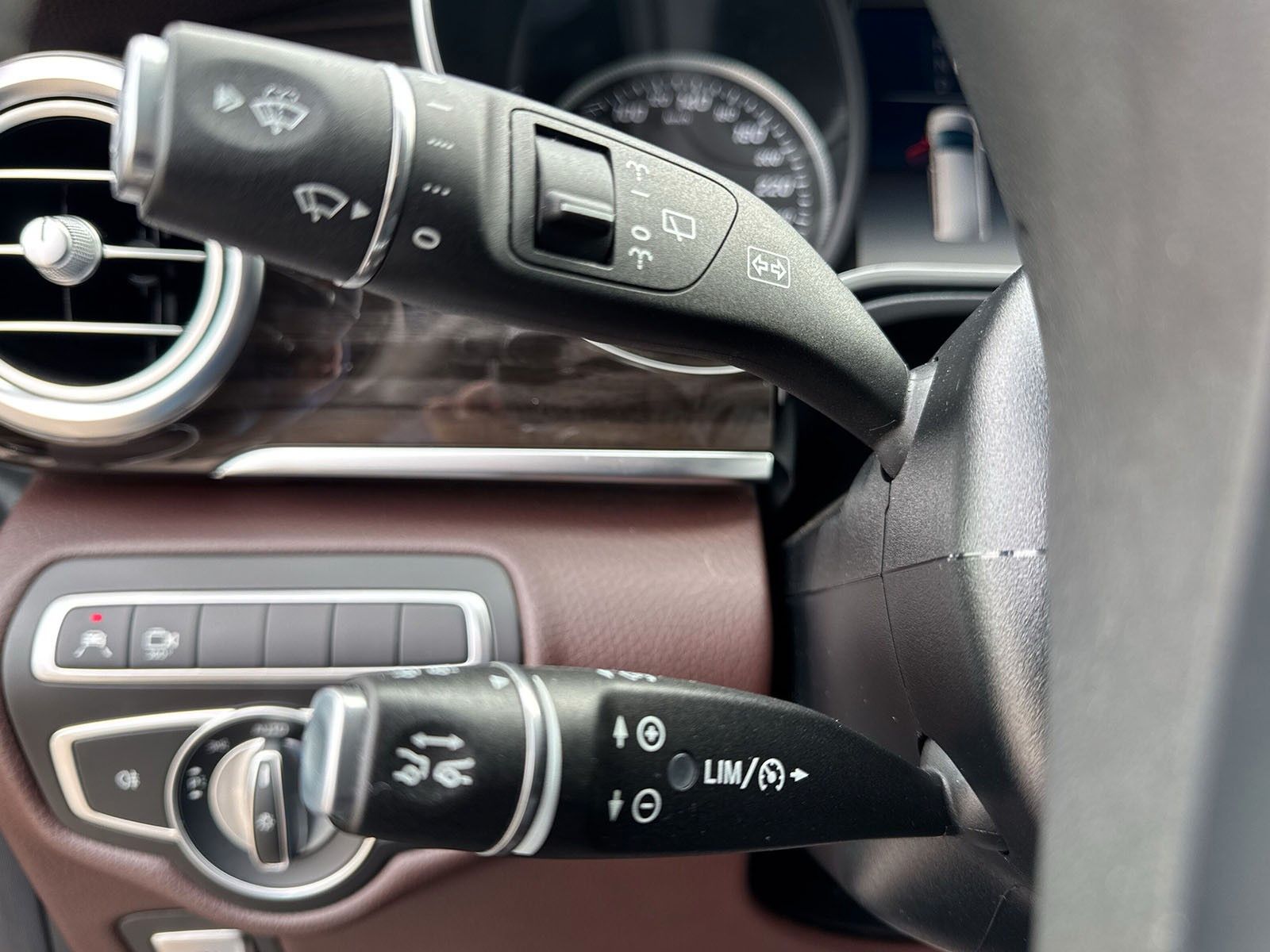 Fahrzeugabbildung Mercedes-Benz V 250 AMG-Line*StnHeiz*Pano*Leder*ACC*Burmaster*