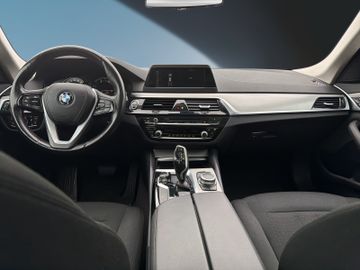 BMW 530 D xDrive PANONAVITEMPOMATAHK